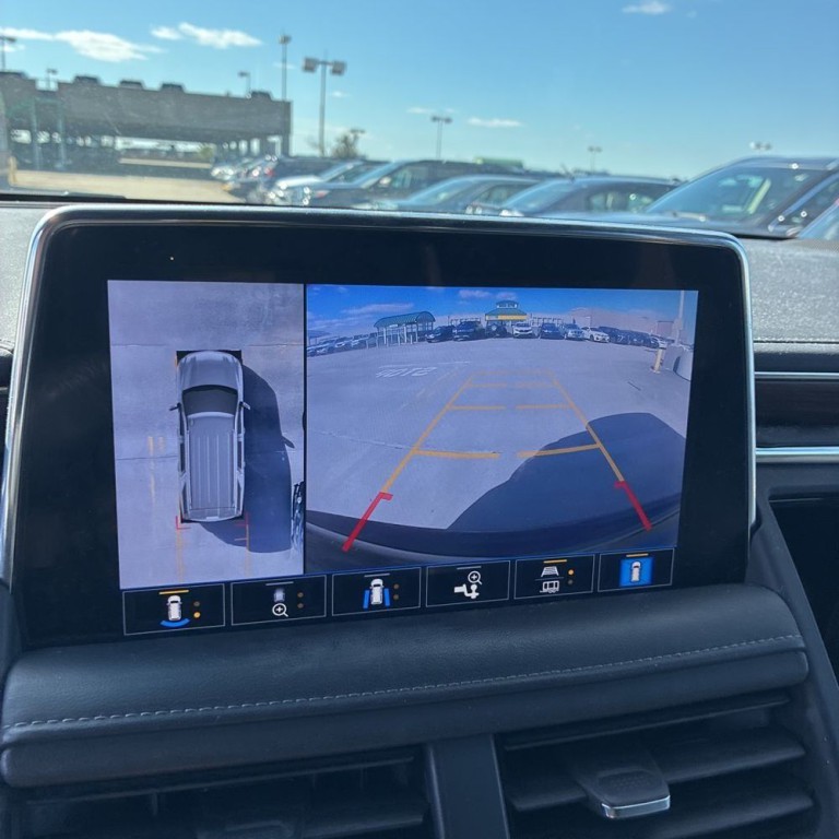 2021 Chevrolet Suburban Image 13