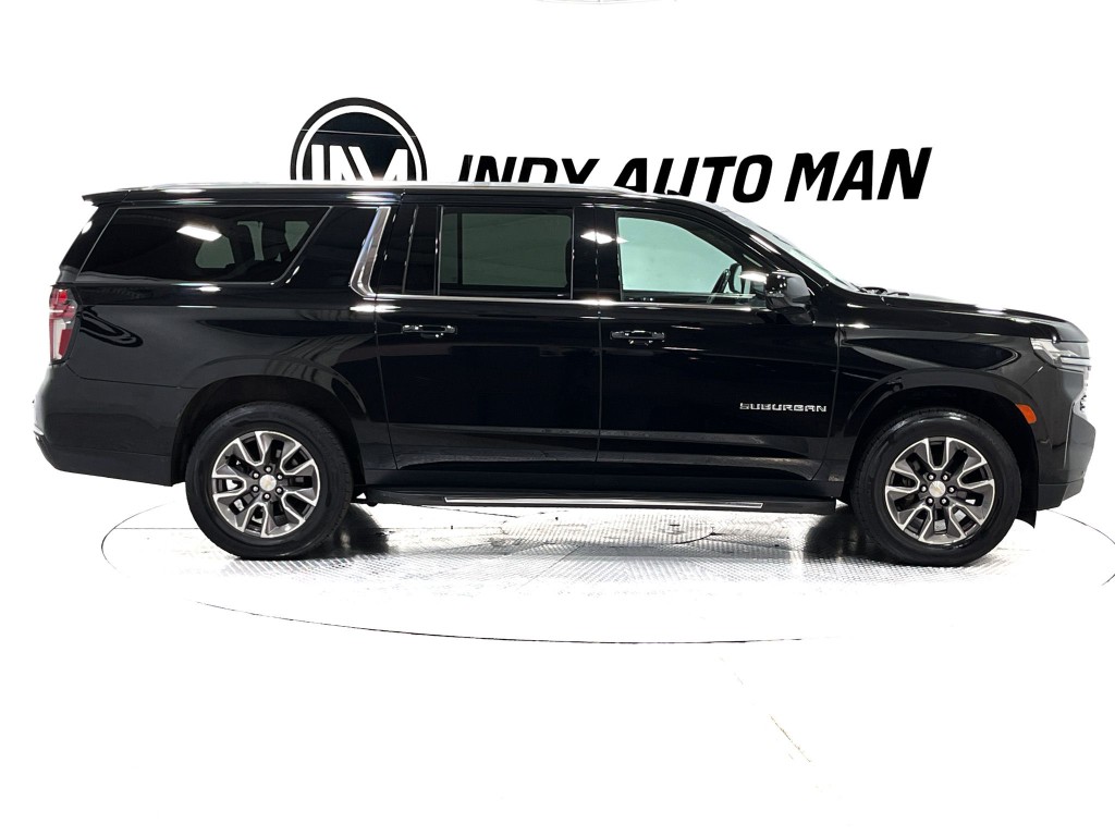 2021 Chevrolet Suburban Image 3