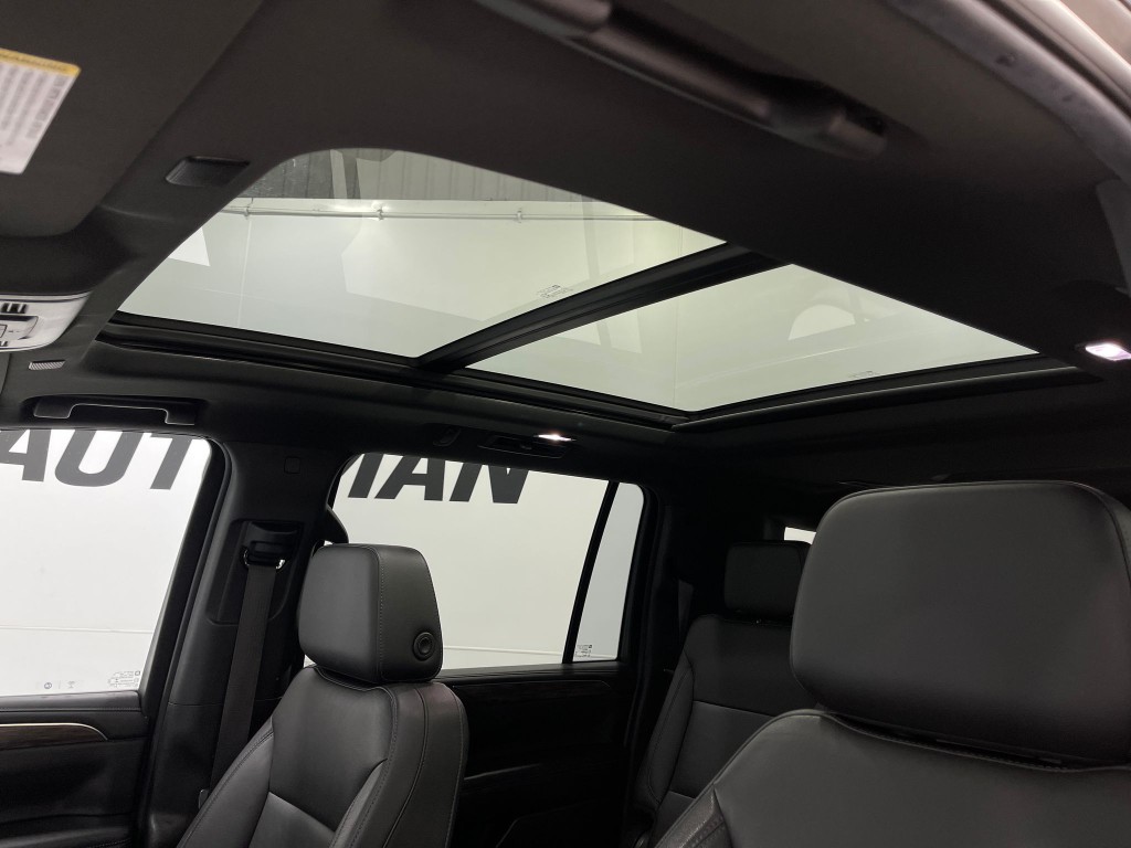 2021 Chevrolet Suburban Image 11
