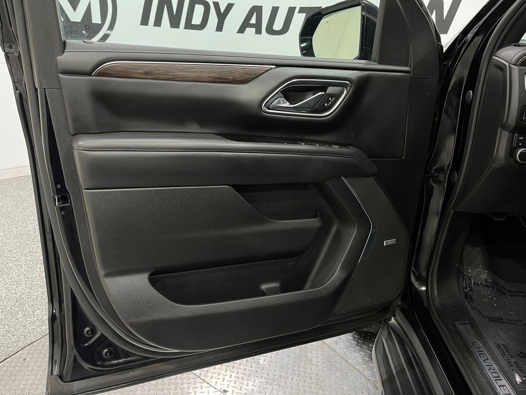 2021 Chevrolet Suburban Image 14