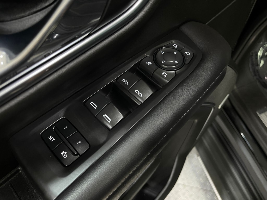 2021 Chevrolet Suburban Image 15