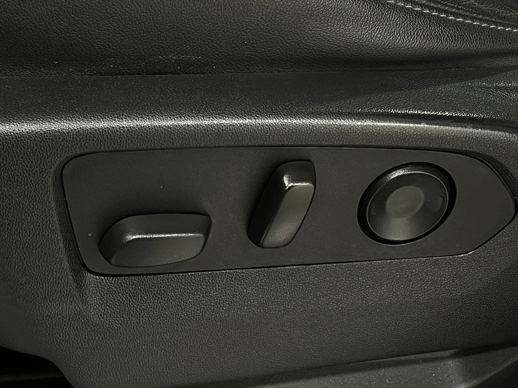 2021 Chevrolet Suburban Image 16