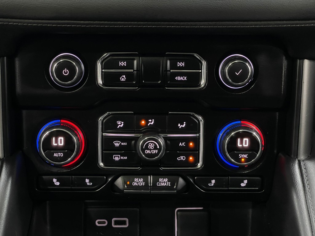 2021 Chevrolet Suburban Image 24