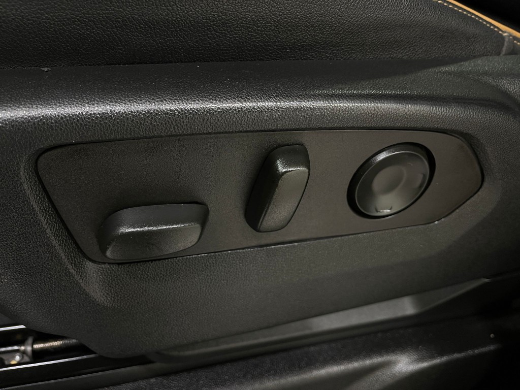 2021 GMC Yukon Image 16