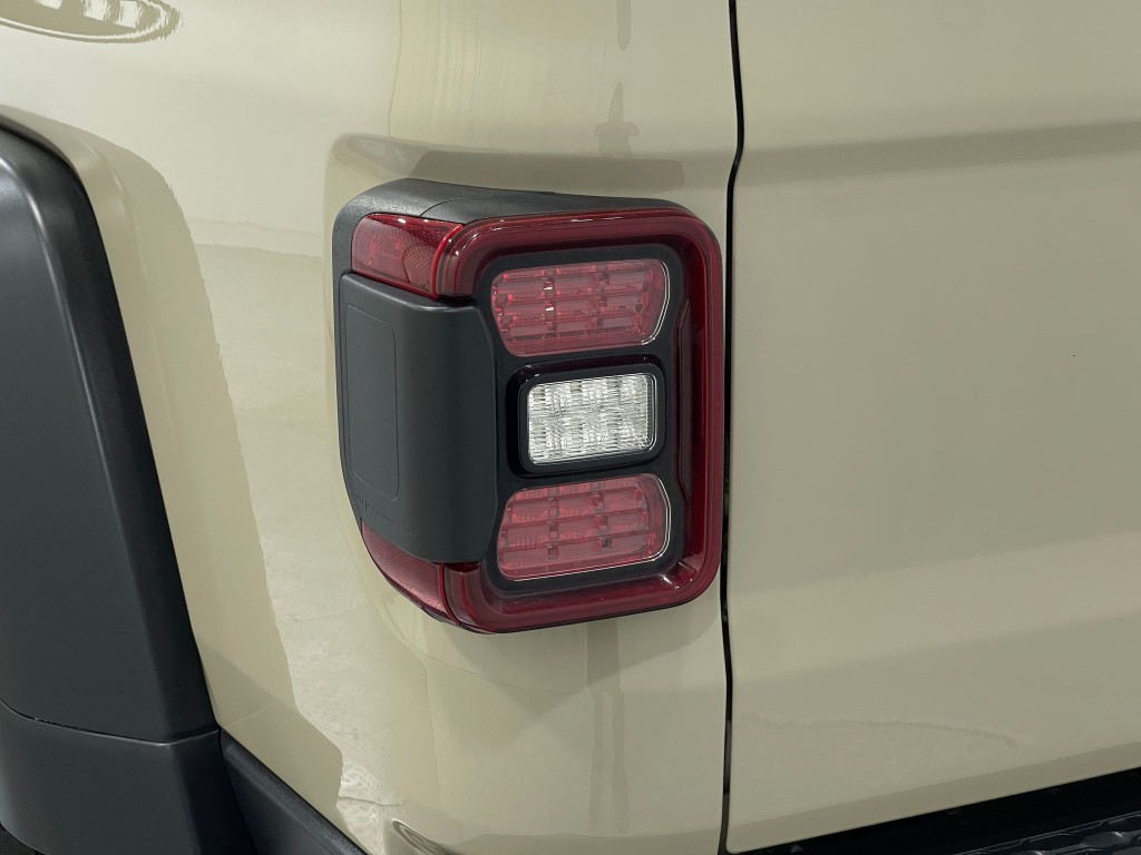 2020 Jeep Gladiator Image 32