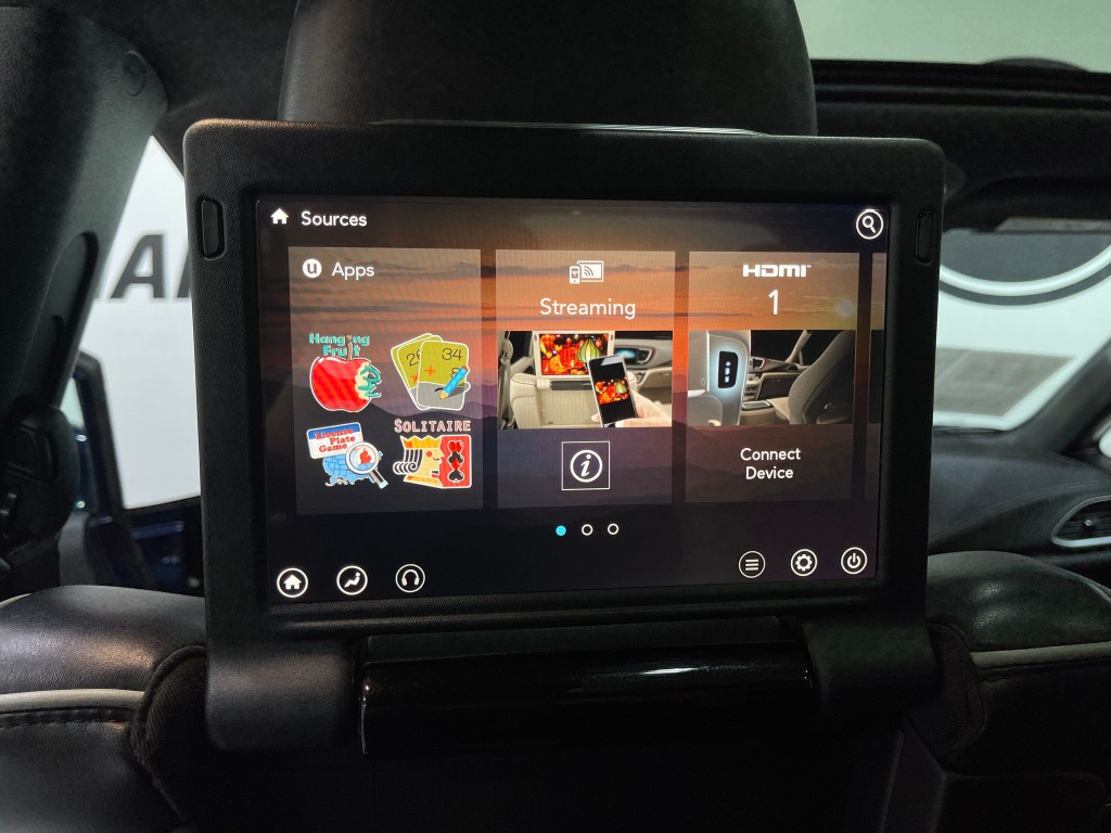 2020 Chrysler Pacifica Image 12