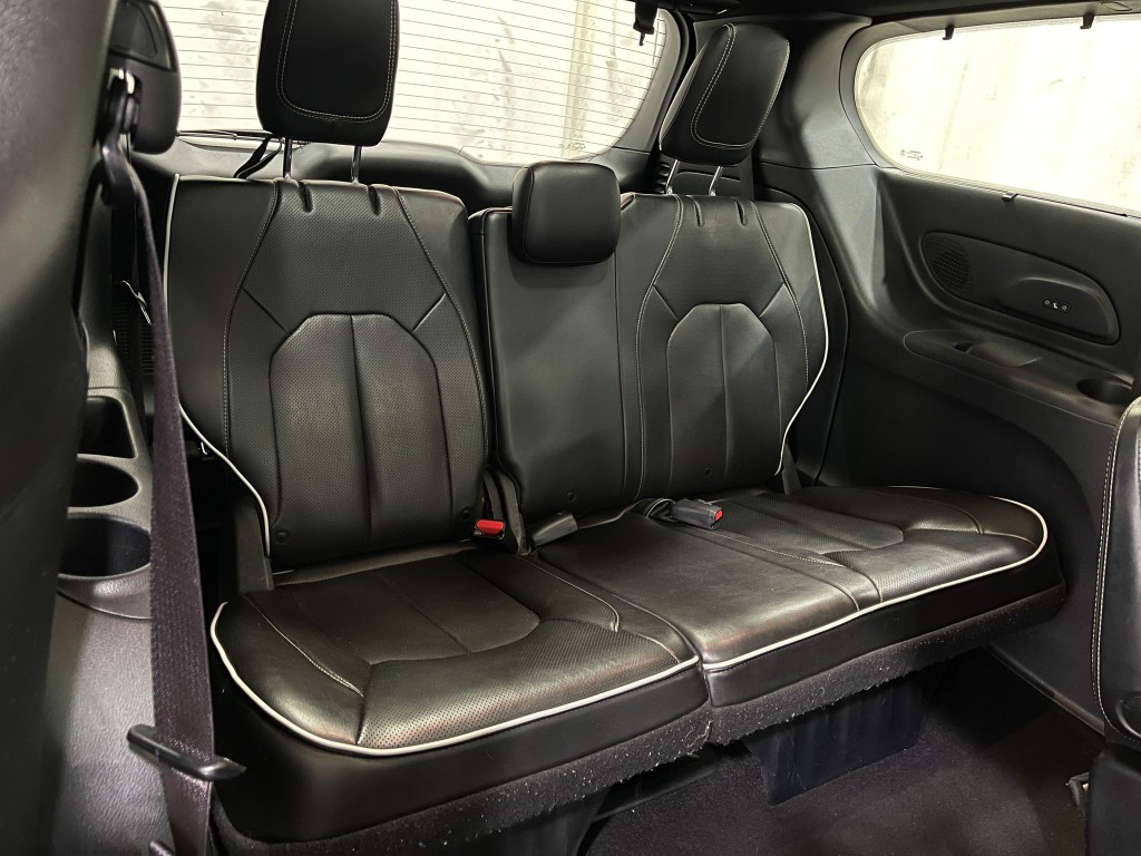 2020 Chrysler Pacifica Image 33