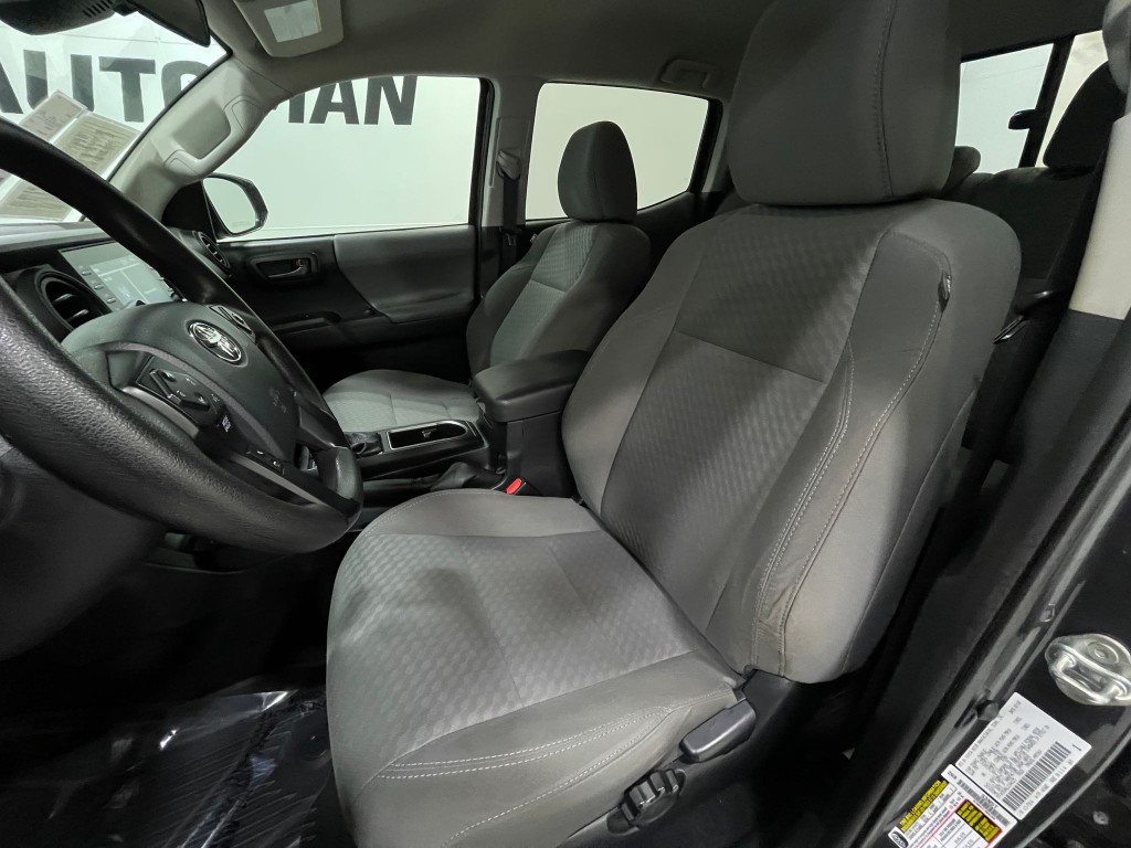 2020 Toyota Tacoma Image 12