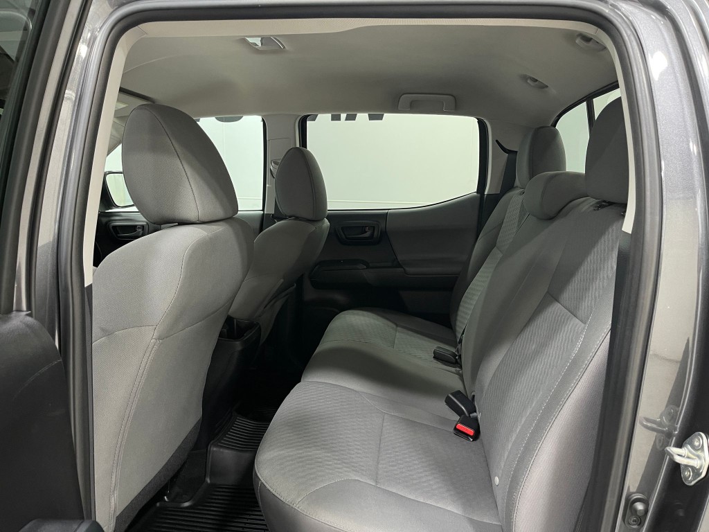 2020 Toyota Tacoma Image 28