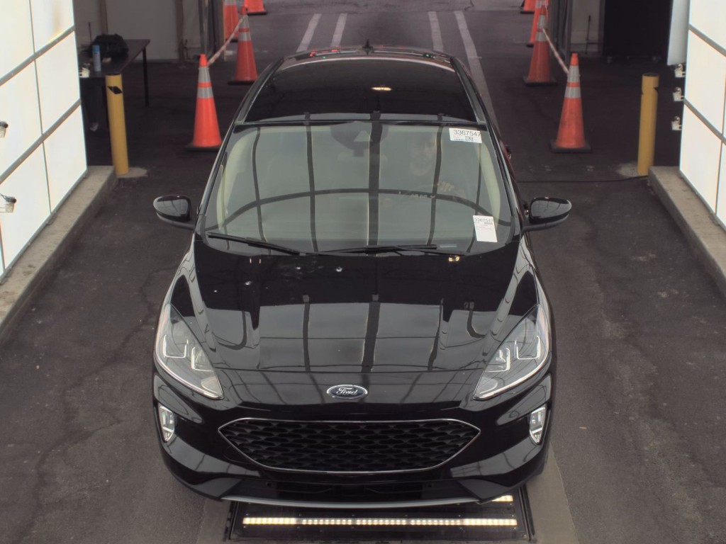2020 Ford Escape Image 2