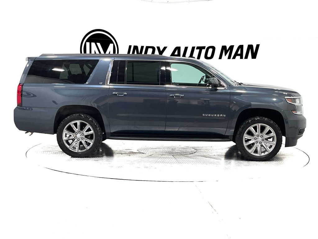 2020 Chevrolet Suburban Image 3