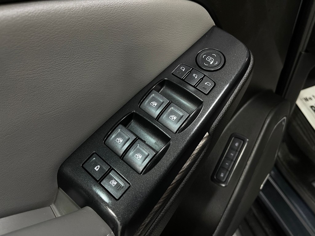 2020 Chevrolet Suburban Image 17