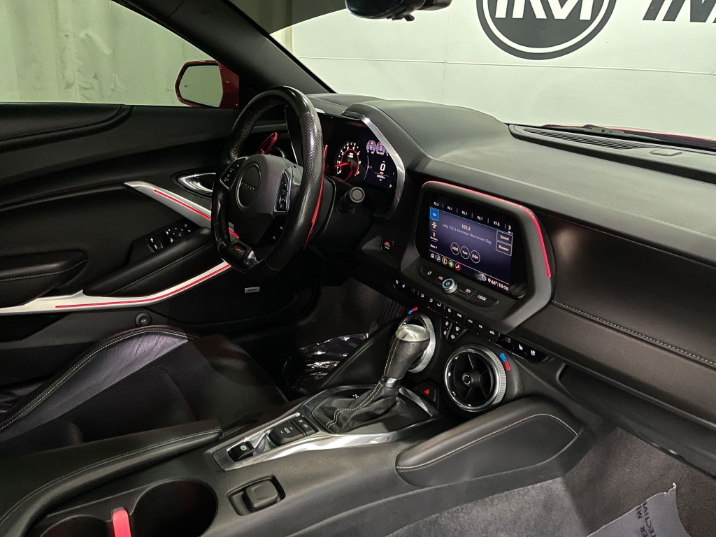 2020 Chevrolet Camaro Image 18