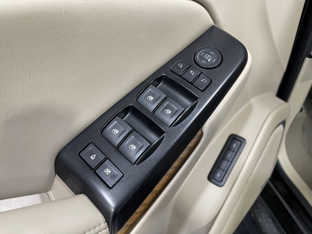 2020 GMC Yukon Image 17