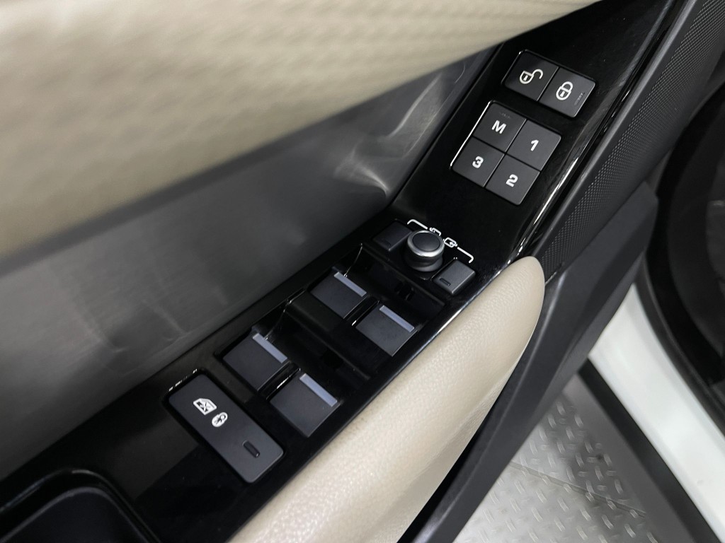 2020 Land Rover Range Rover Image 14