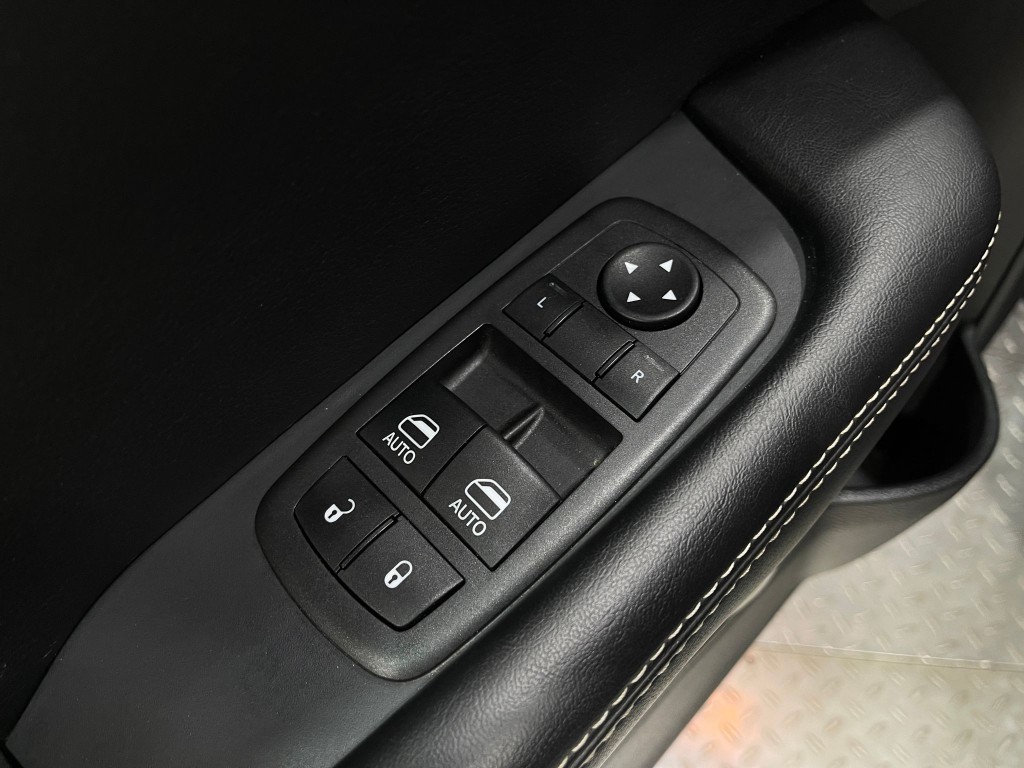 2022 Dodge Challenger Image 15