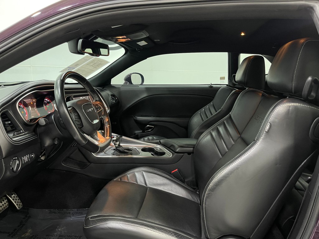 2022 Dodge Challenger Image 12