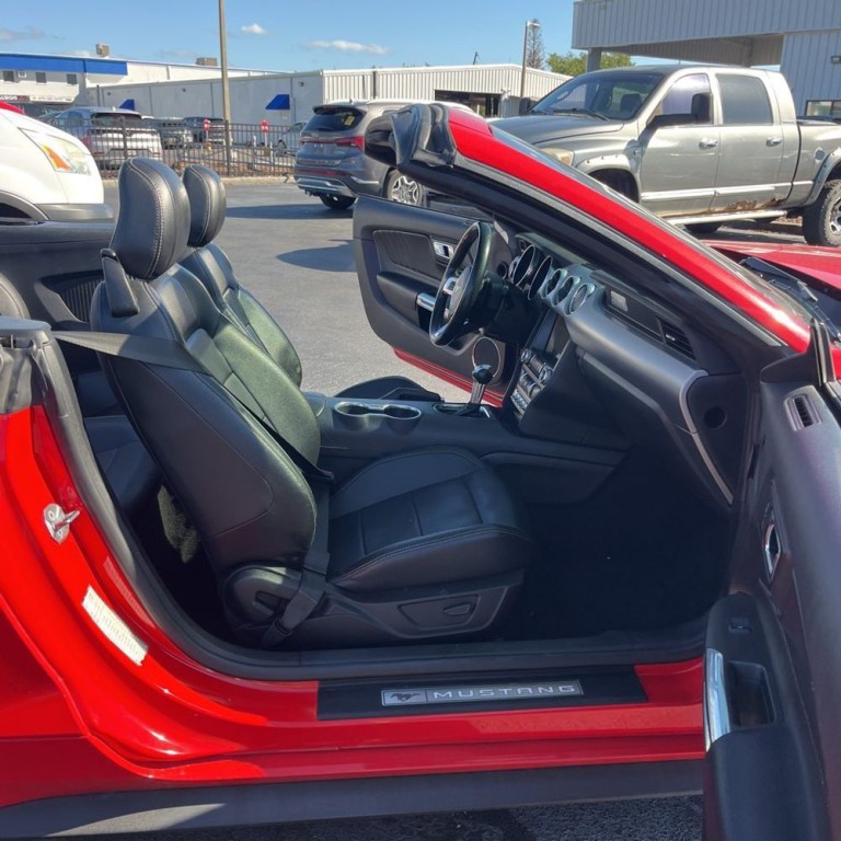 2021 Ford Mustang Image 6