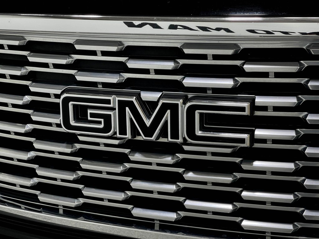 2020 GMC Yukon Image 40