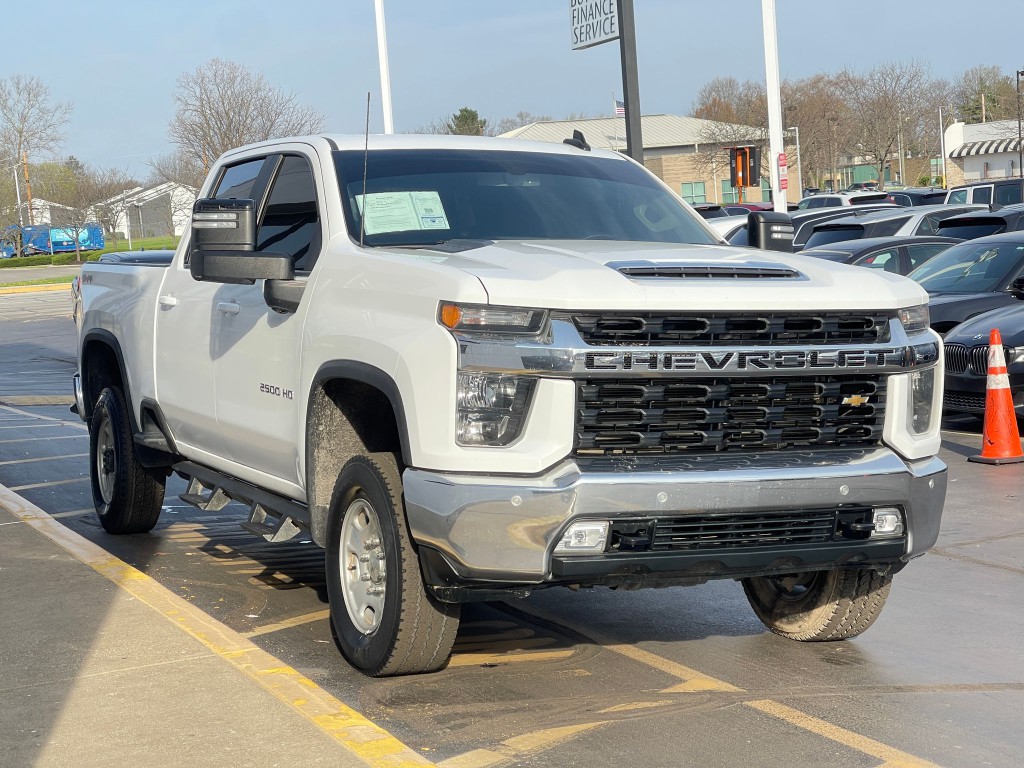 2020 Chevrolet Silverado 1500 Image 2