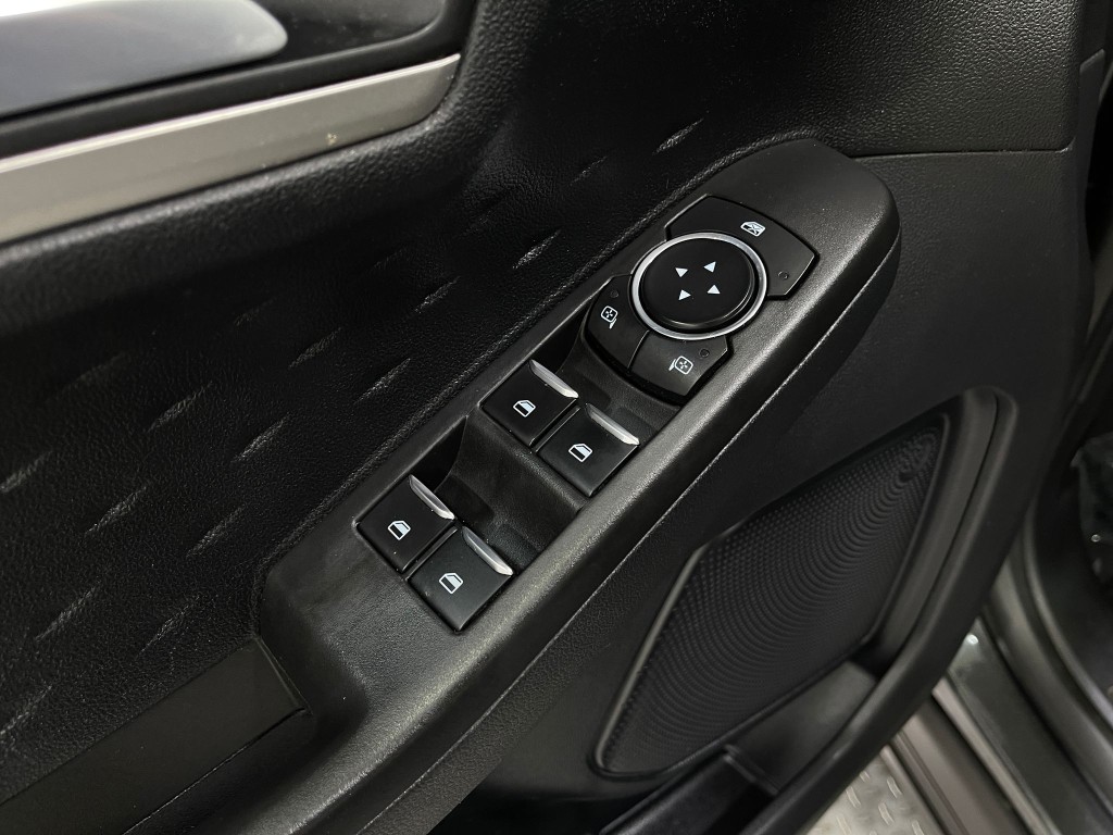 2020 Ford Escape Image 15