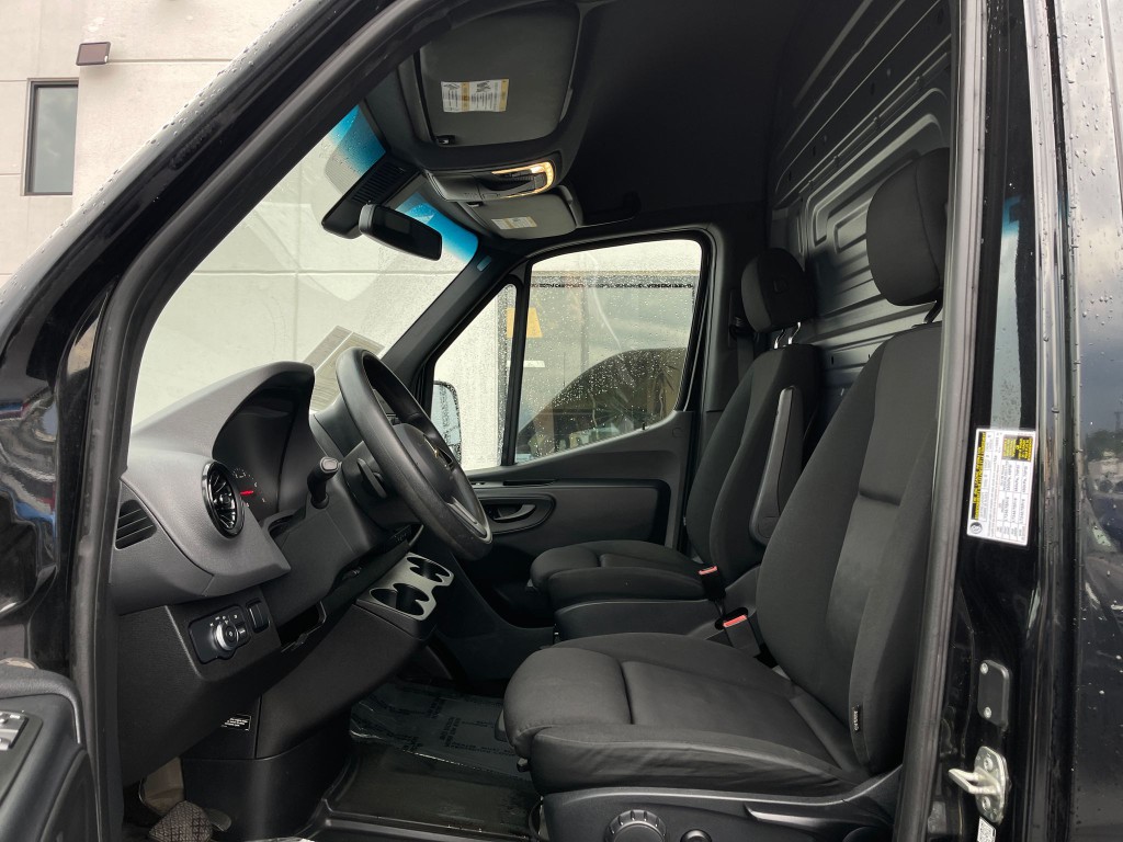 2020 Mercedes-Benz Sprinter Image 9