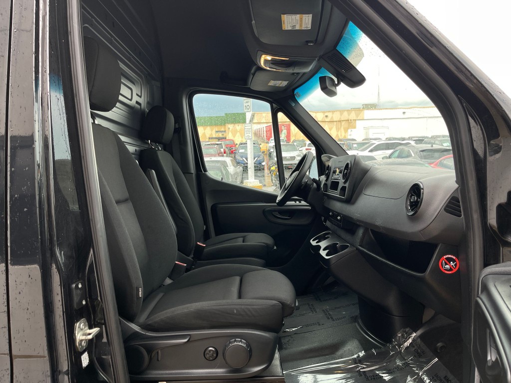 2020 Mercedes-Benz Sprinter Image 27