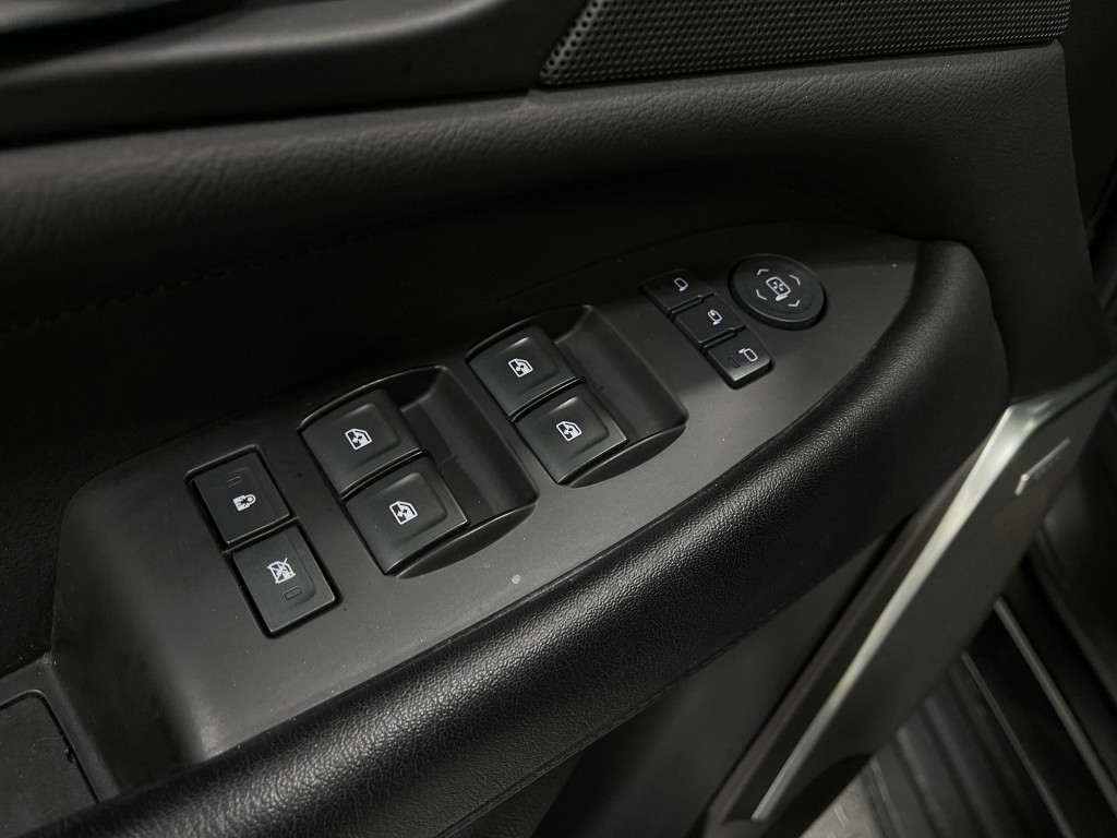 2019 Cadillac Escalade Image 17
