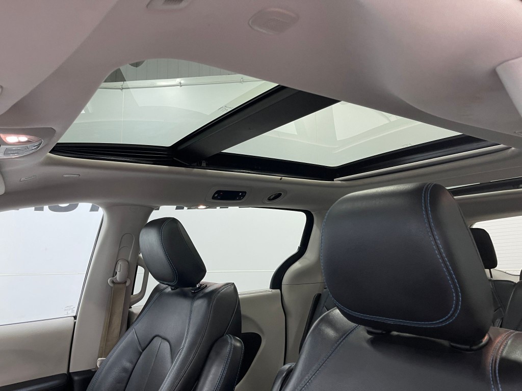2019 Chrysler Pacifica Image 11