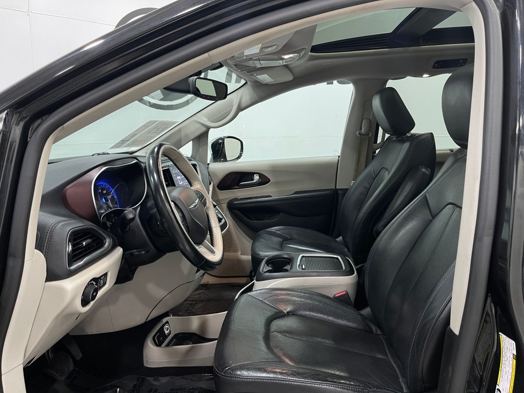 2019 Chrysler Pacifica Image 12