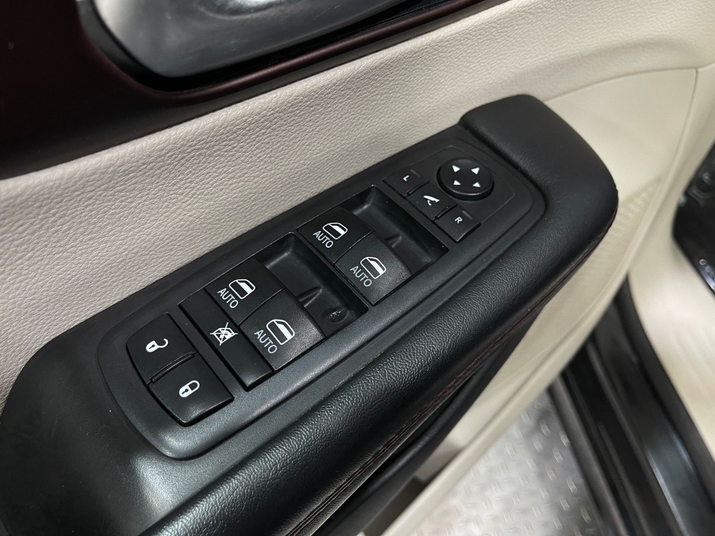 2019 Chrysler Pacifica Image 15