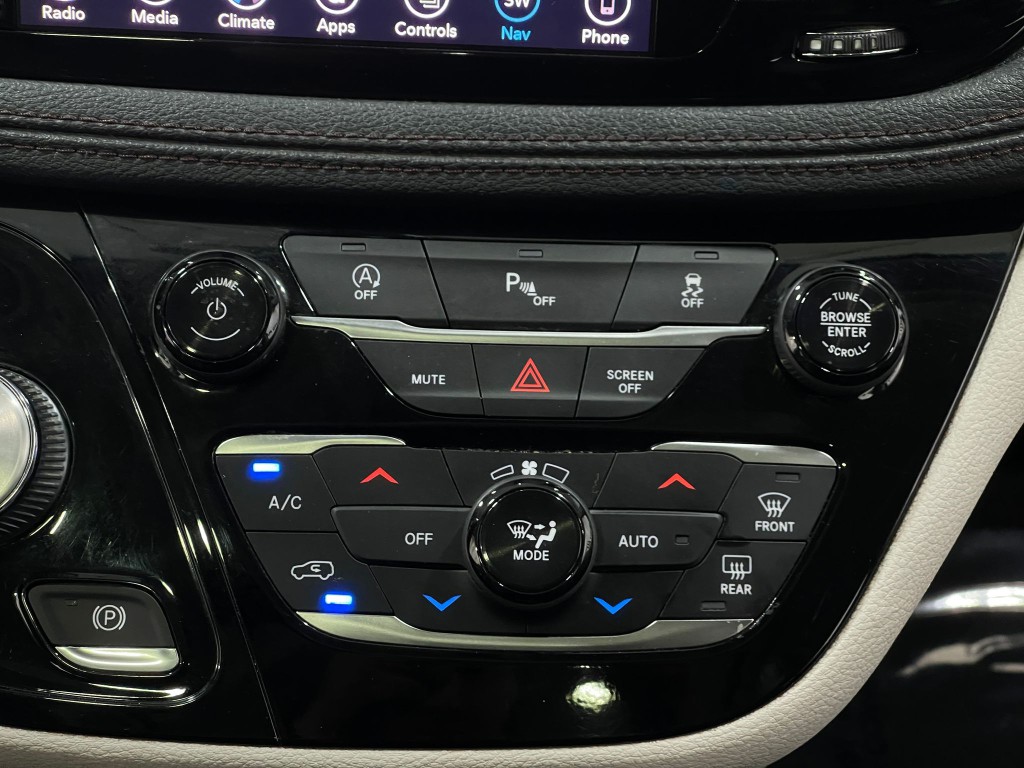 2019 Chrysler Pacifica Image 24