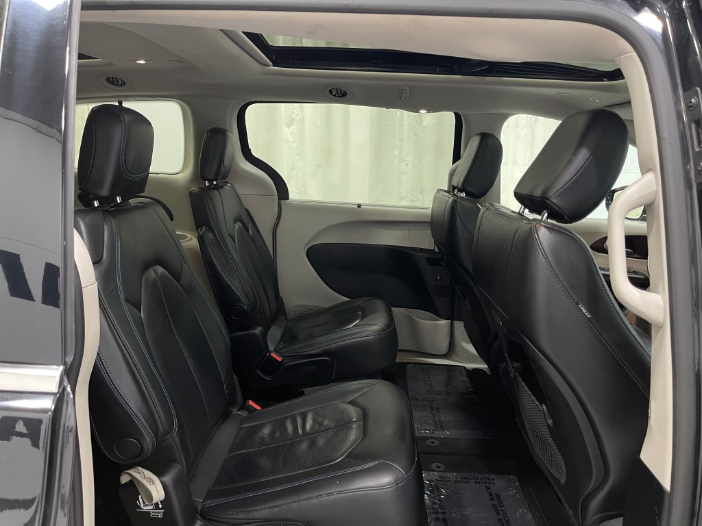 2019 Chrysler Pacifica Image 30