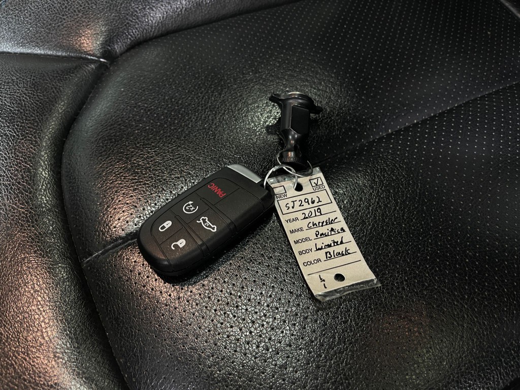 2019 Chrysler Pacifica Image 36