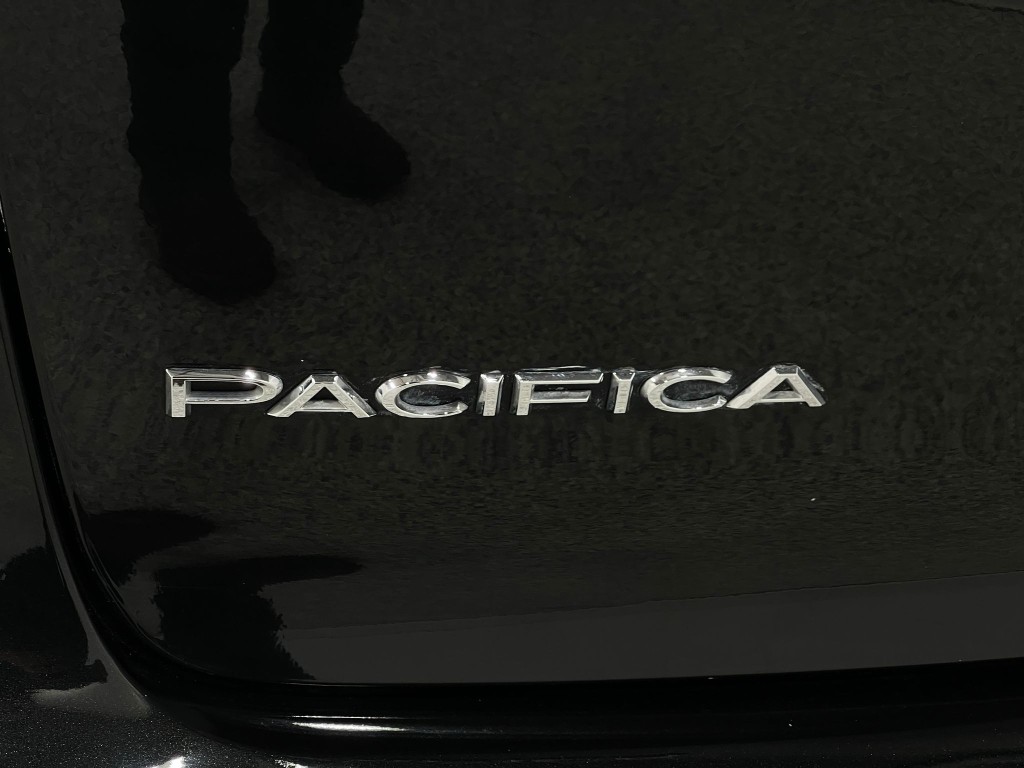 2019 Chrysler Pacifica Image 38