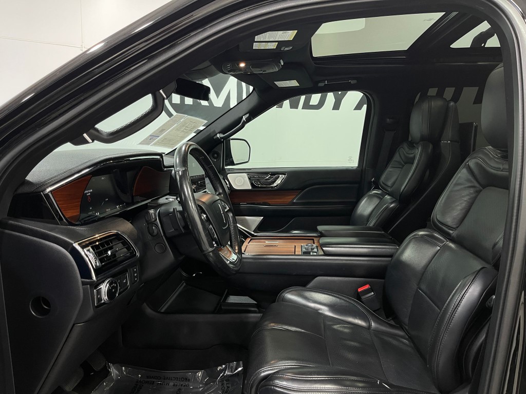 2019 Lincoln Navigator Image 13
