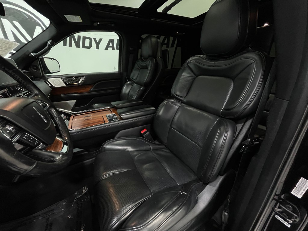 2019 Lincoln Navigator Image 14