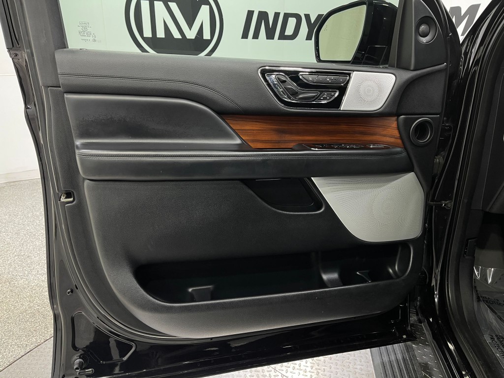 2019 Lincoln Navigator Image 15