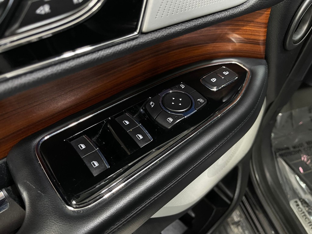 2019 Lincoln Navigator Image 16