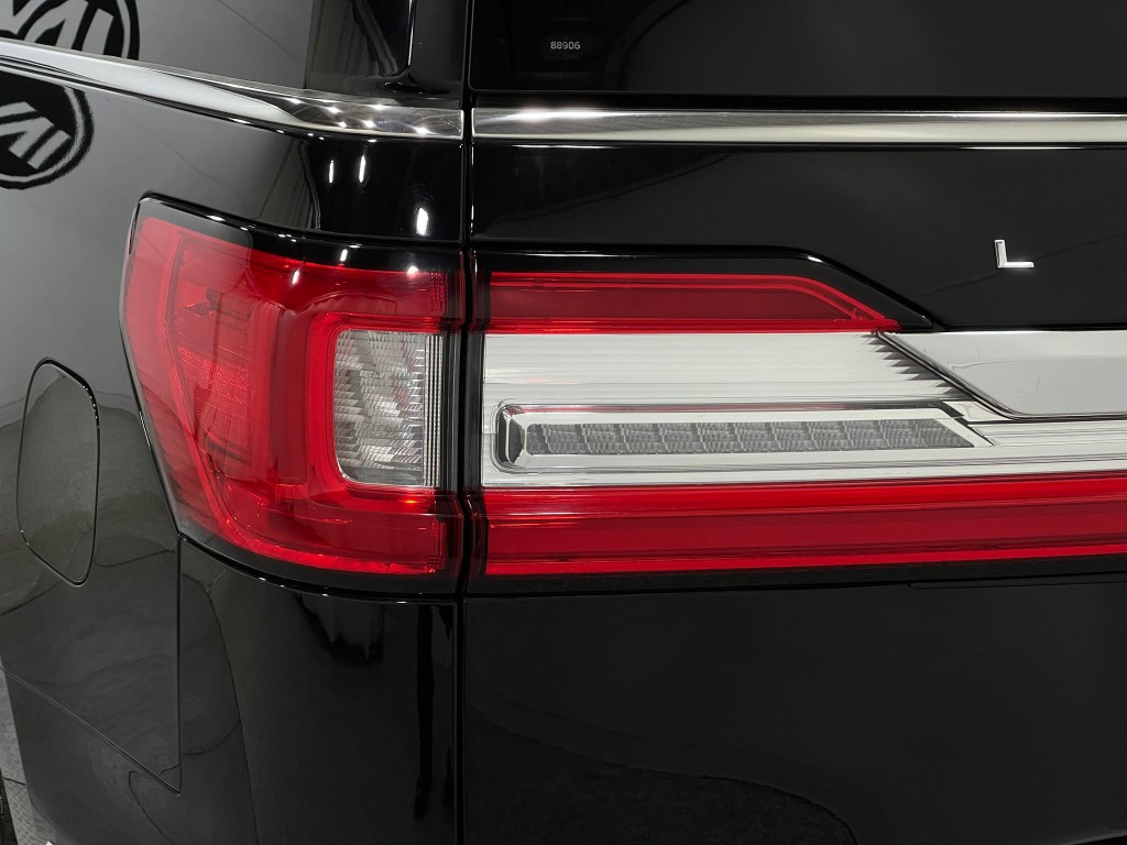 2019 Lincoln Navigator Image 35