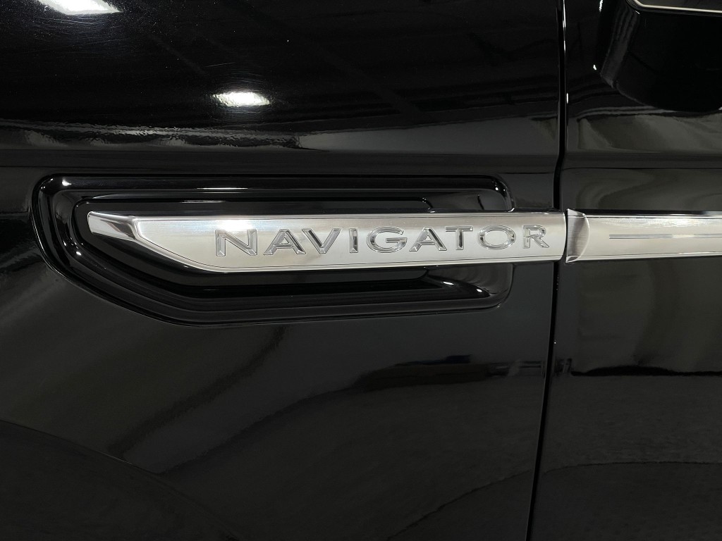 2019 Lincoln Navigator Image 40