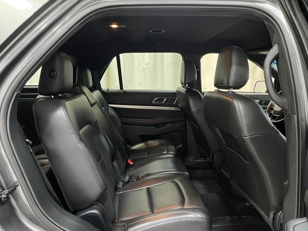 2019 Ford Explorer Image 32