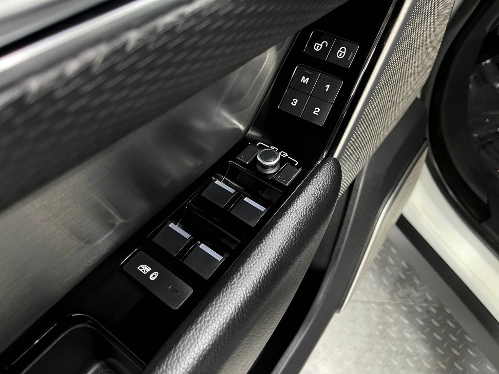 2019 Land Rover Range Rover Image 16