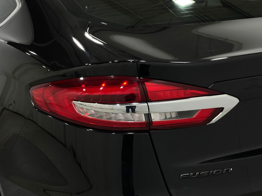 2019 Ford Fusion Image 32