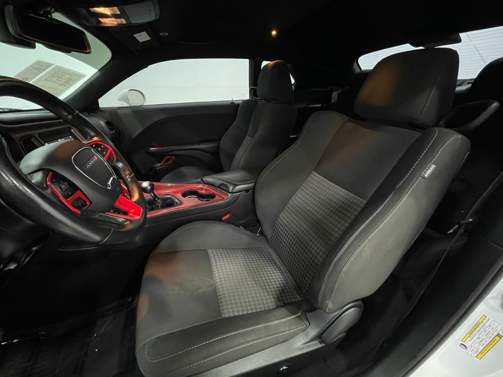 2019 Dodge Challenger Image 11