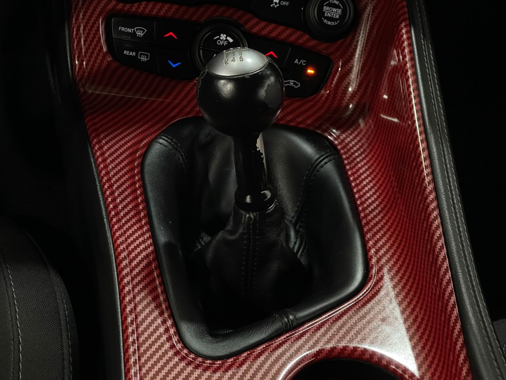 2019 Dodge Challenger Image 25