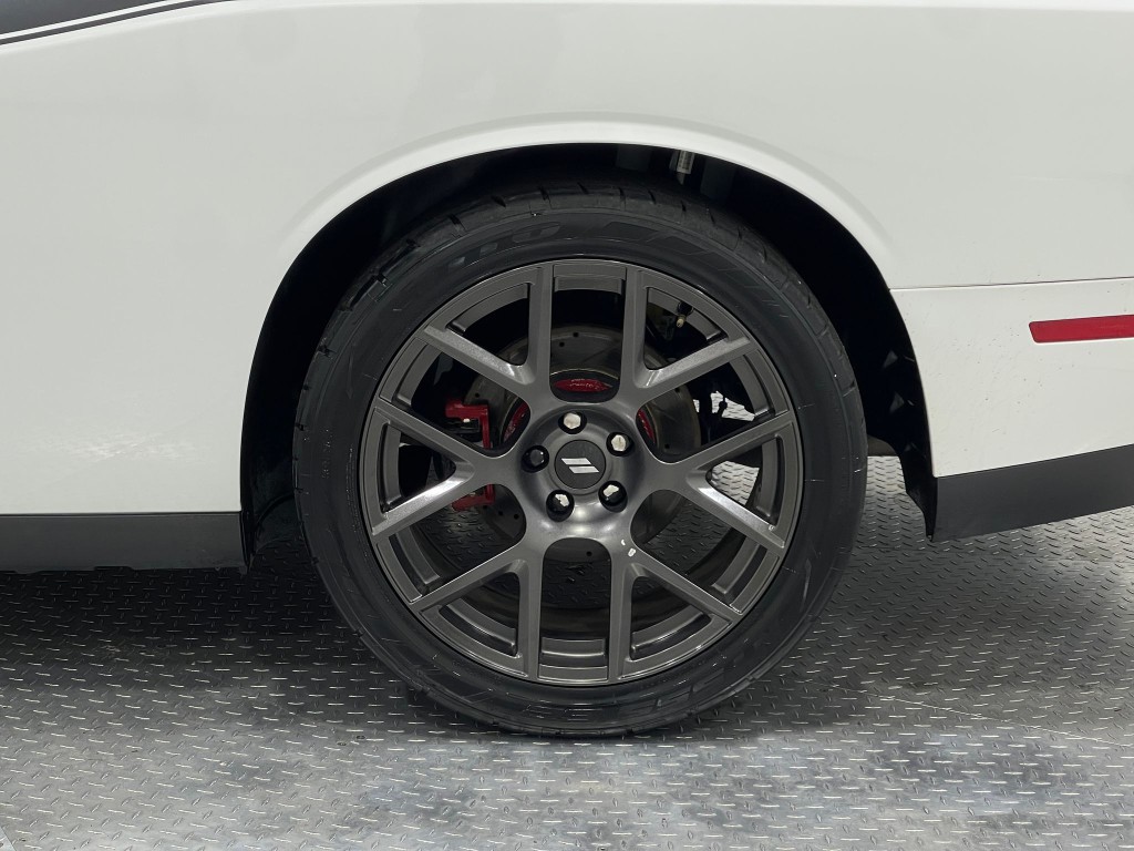2019 Dodge Challenger Image 31