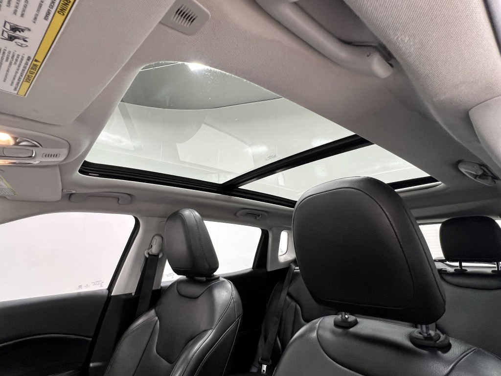 2019 Jeep Compass Image 12