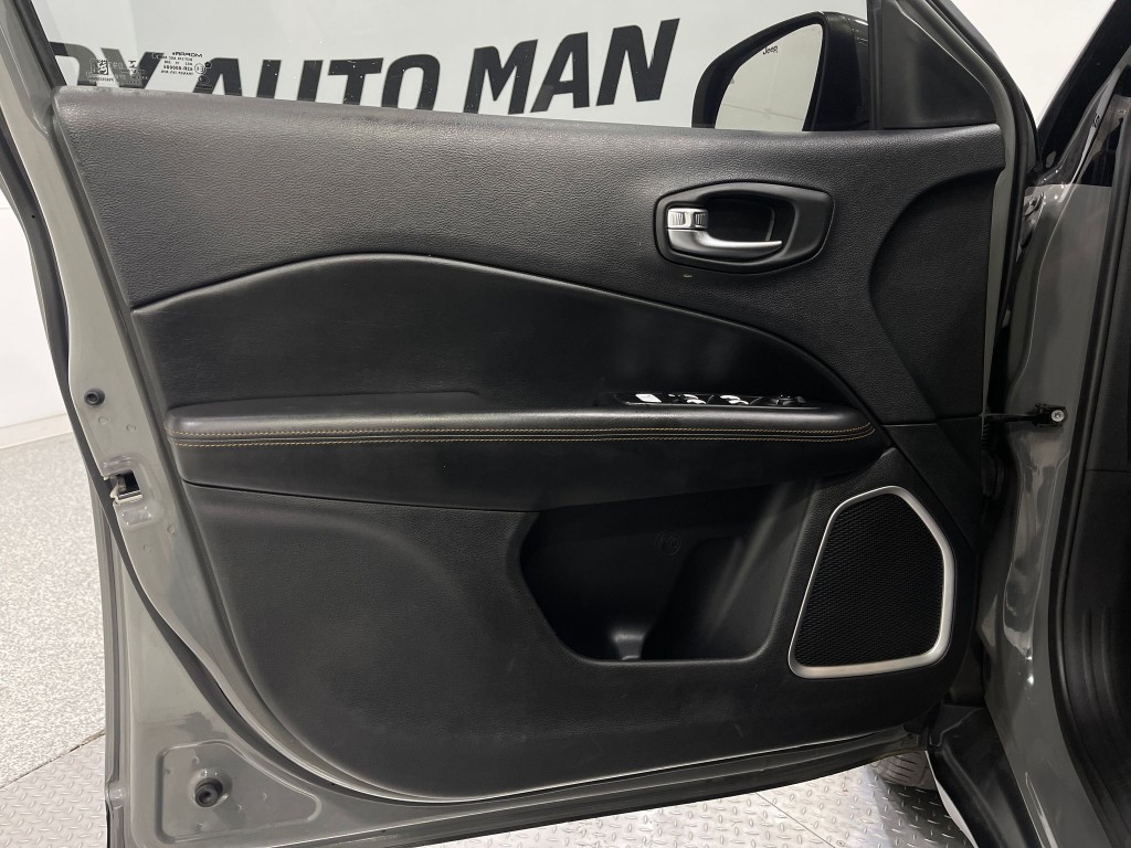 2019 Jeep Compass Image 15