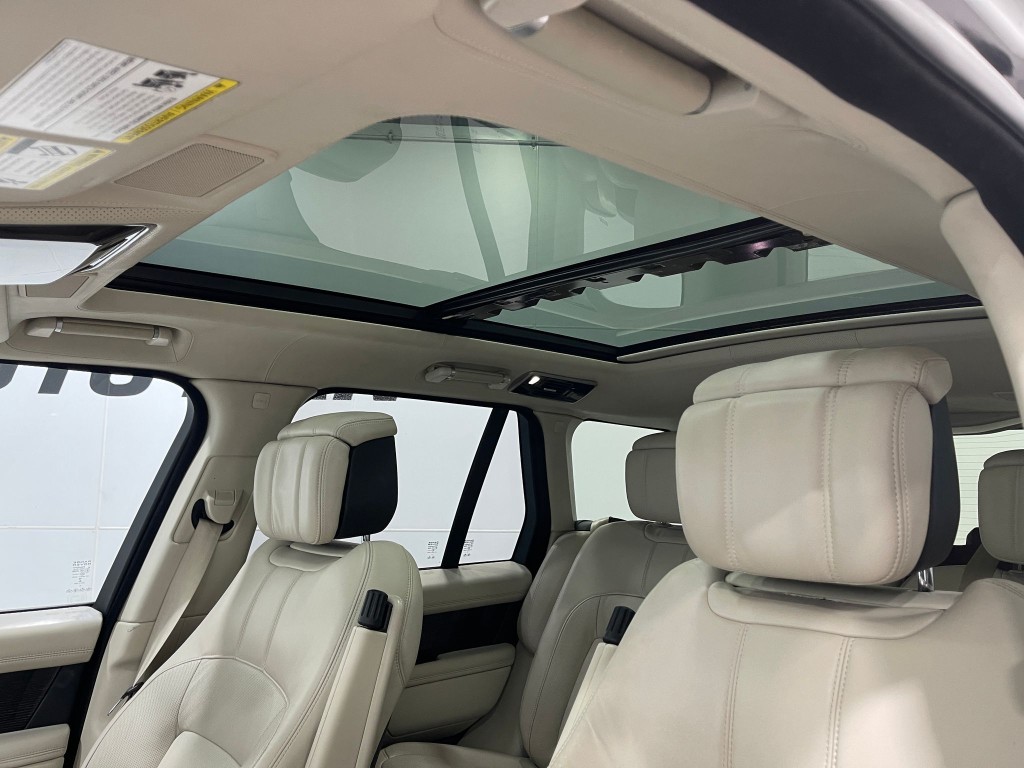 2019 Land Rover Range Rover Image 12